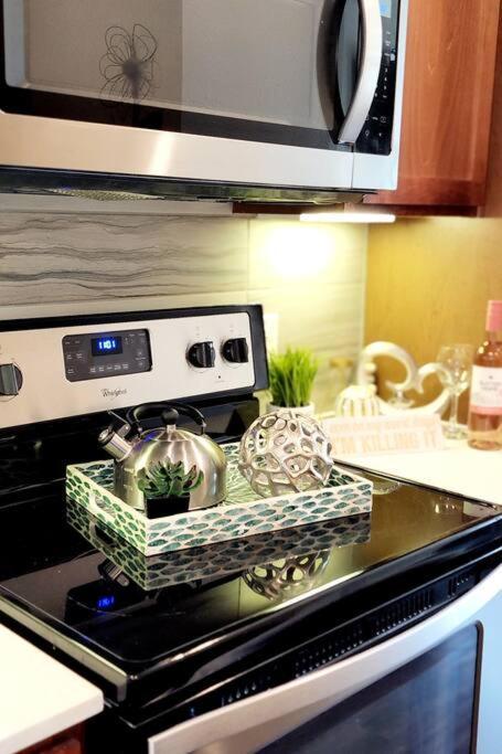 Luxury Living Downtown Kingbed. Daire