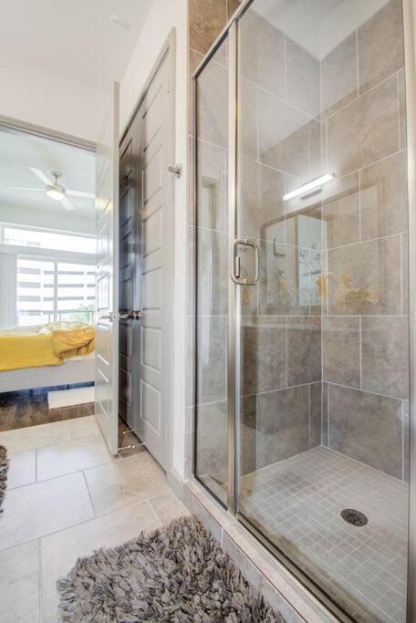 Daire Luxury Living Downtown Kingbed. Houston