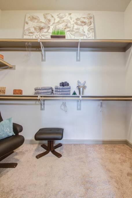 Luxury Living Downtown Kingbed. Daire