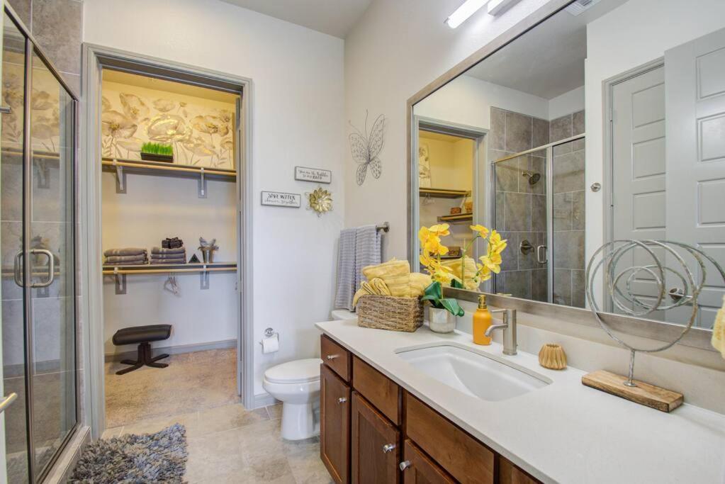 Daire Luxury Living Downtown Kingbed.
