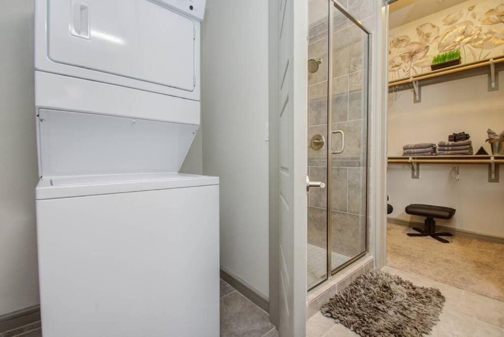 Luxury Living Downtown Kingbed. Daire *