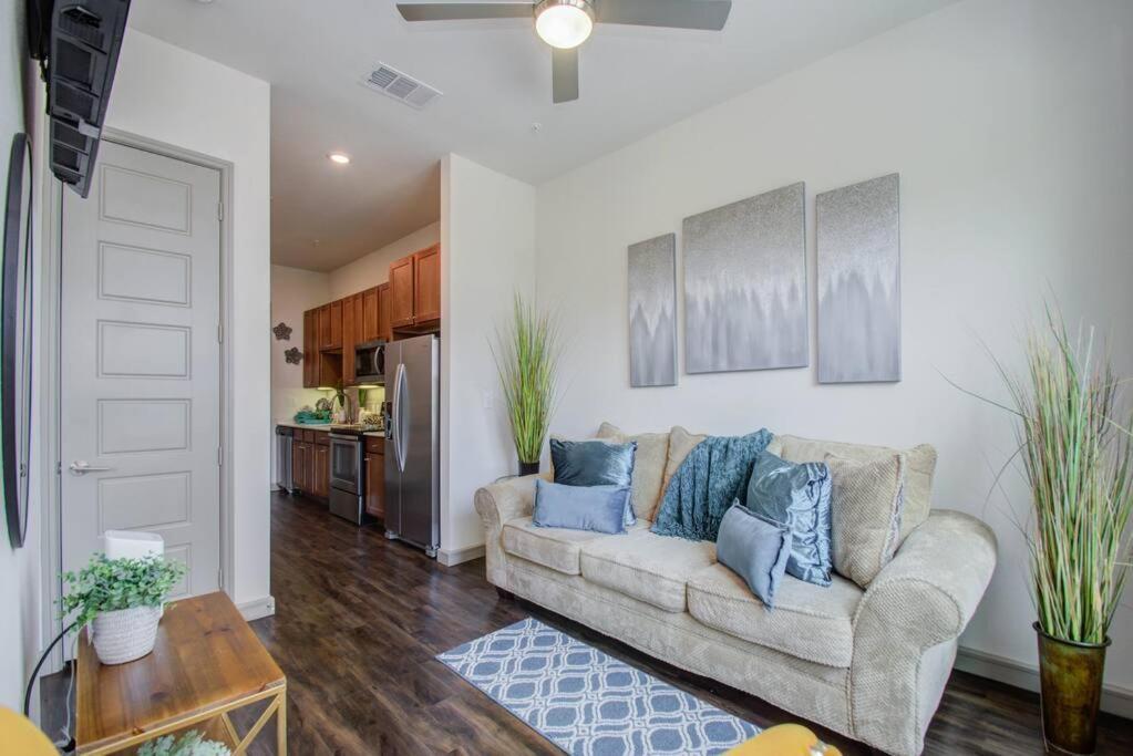 Daire Luxury Living Downtown Kingbed.